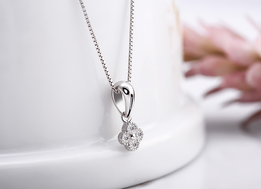 Ngắm nh&igrave;n v&agrave; đắm say với n&eacute;t đẹp tinh tế tỏa ra từ mẫu trang sức n&agrave;y.