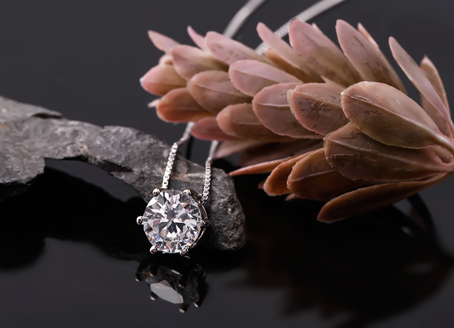  Đ&acirc;y l&agrave; mẫu trang sức giản đơn nhưng cuốn h&uacute;t.