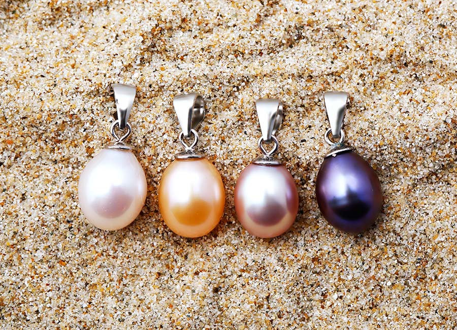 Sợi d&acirc;y đeo mảnh mai hợp với mặt trang sức ngọc trai.