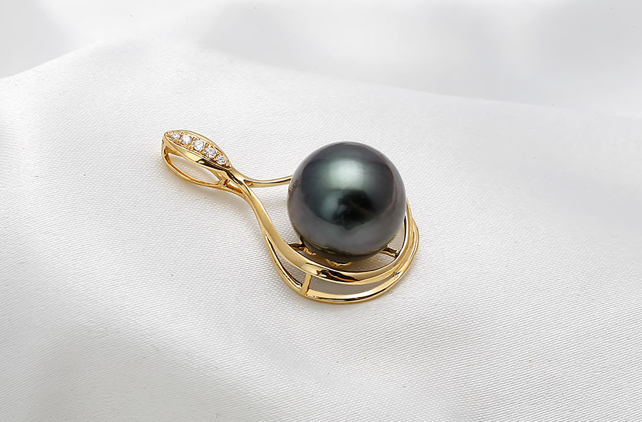 Mặt d&acirc;y chuyền v&agrave;ng 18k