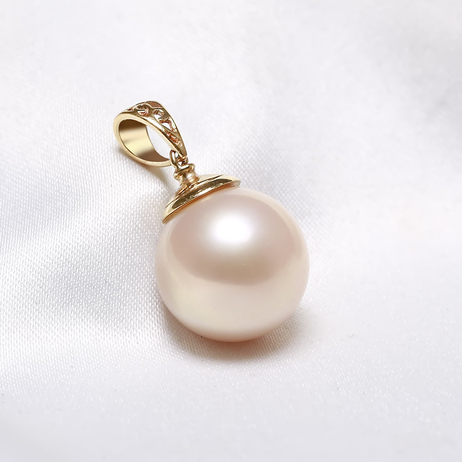 Mặt d&acirc;y chuyền