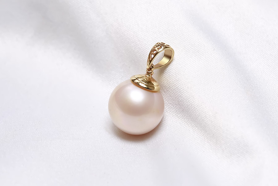 Mặt d&acirc;y chuyền