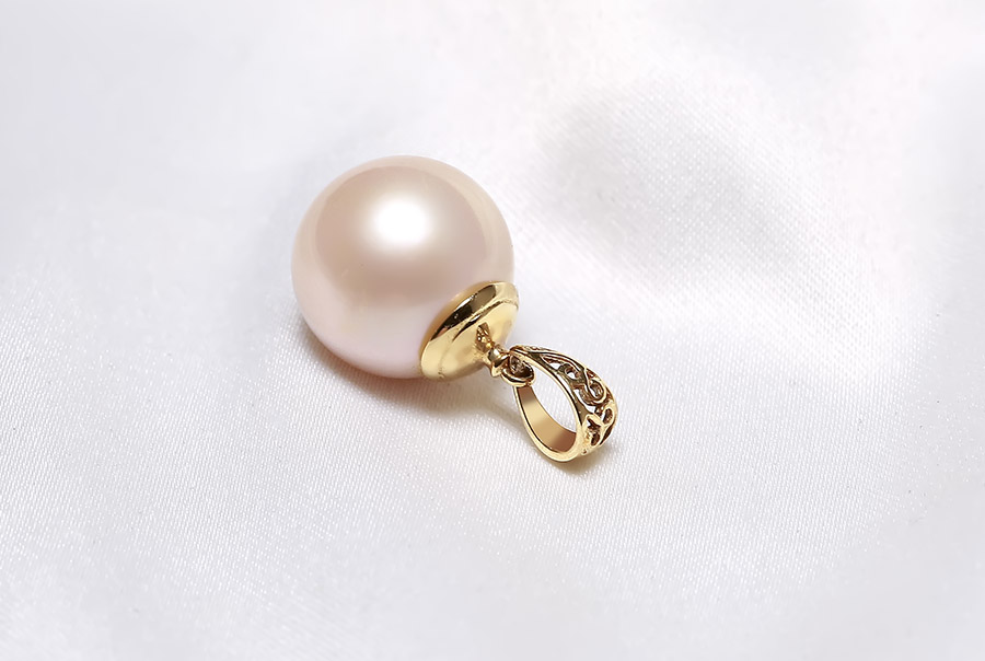 Mặt d&acirc;y chuyền