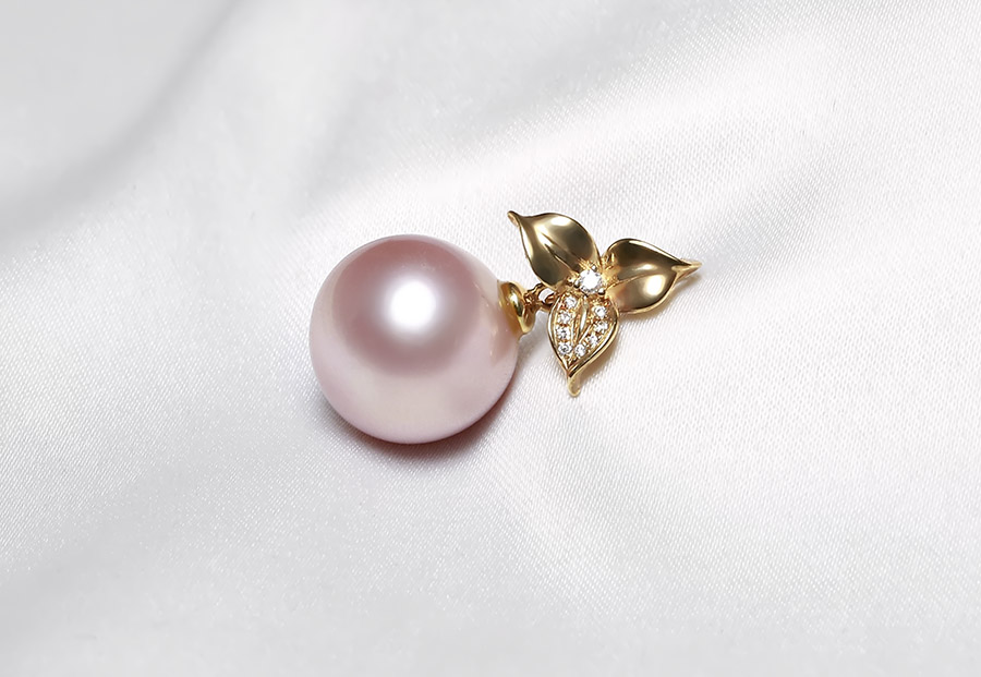 Mặt d&acirc;y chuyền