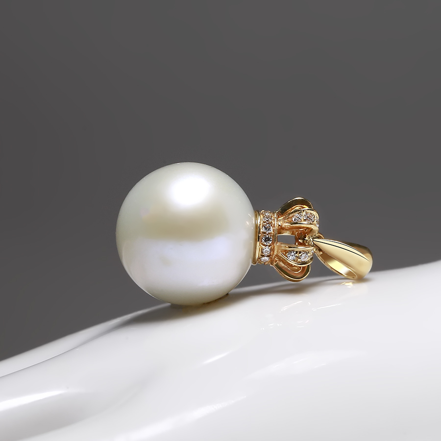 Mặt d&acirc;y chuyền