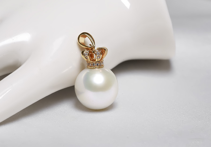 Mặt d&acirc;y chuyền