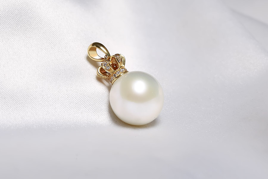 Mặt d&acirc;y chuyền