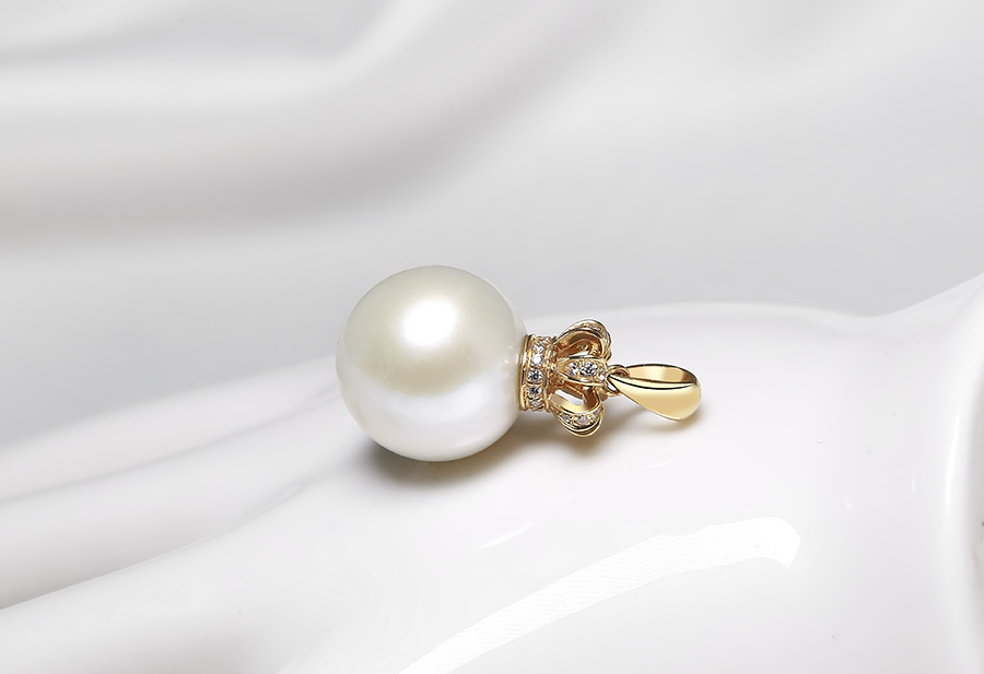 Mặt d&acirc;y chuyền