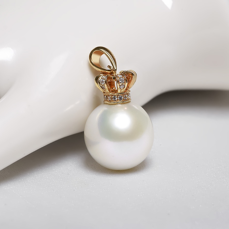 Mặt d&acirc;y chuyền