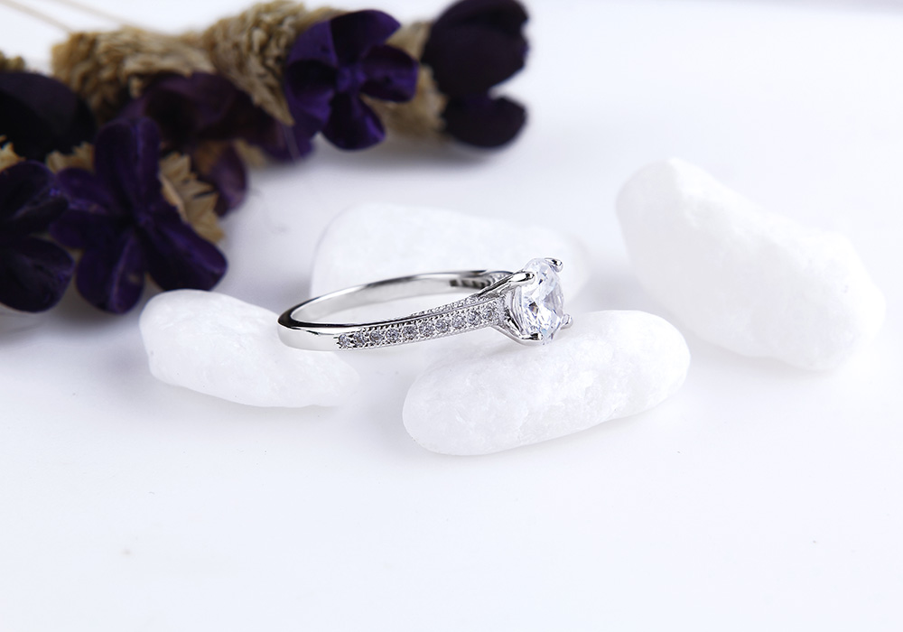 nhẫn bạc ph&ugrave; hợp với mọi c&ocirc; g&aacute;i