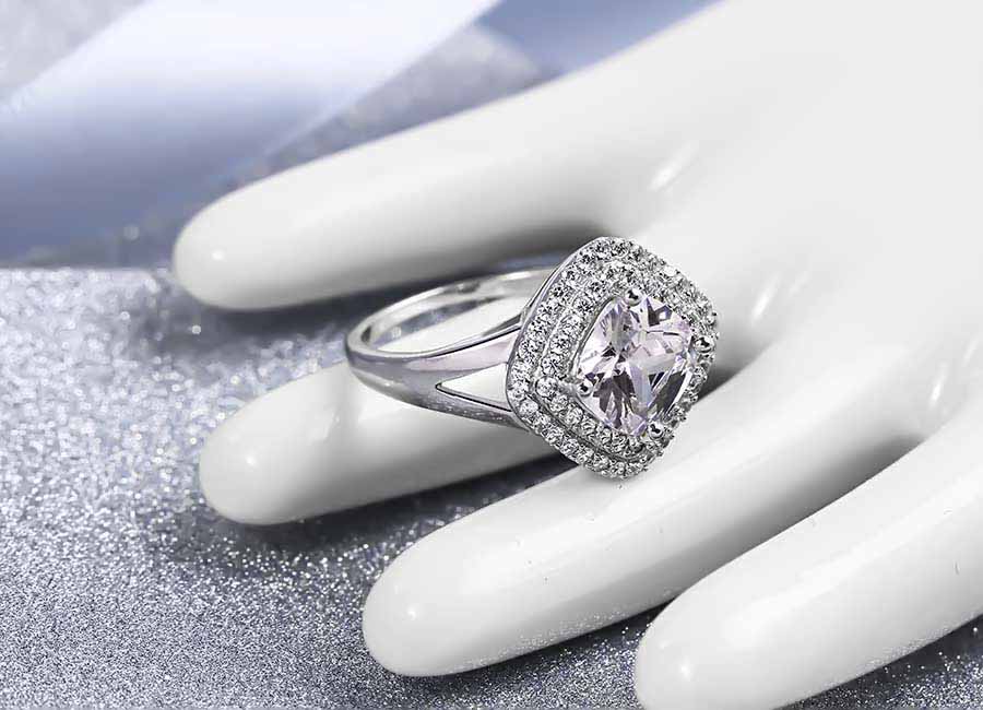 Đ&ocirc;i tay trở n&ecirc;n đẹp hơn với phụ kiện nhỏ xinh n&agrave;y.