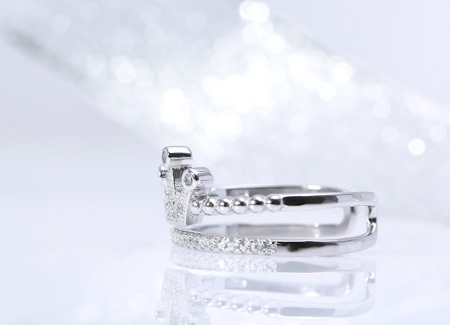 Mẫu trang sức của Eropi xuất sắc trong mọi chi tiết.