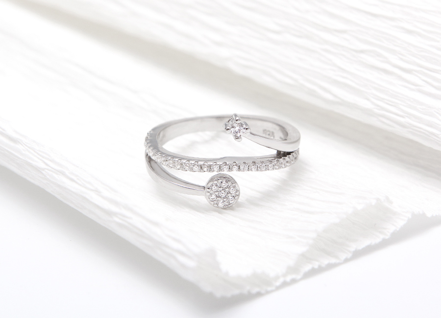 Mang đến sự dịu d&agrave;ng v&agrave; hiện đại cho bạn g&aacute;i.