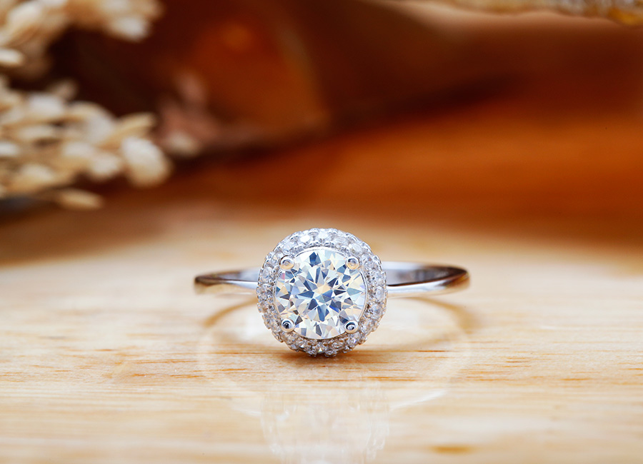 Vẻ đẹp l&ocirc;i cuốn l&agrave;m say đắm mọi c&ocirc; g&aacute;i.