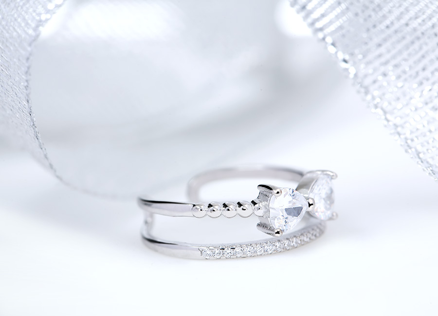 Phụ kiện l&agrave;m điệu đ&ocirc;i tay xinh của bạn.