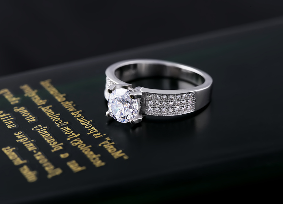 Đẹp lung linh v&agrave; rạng rỡ.