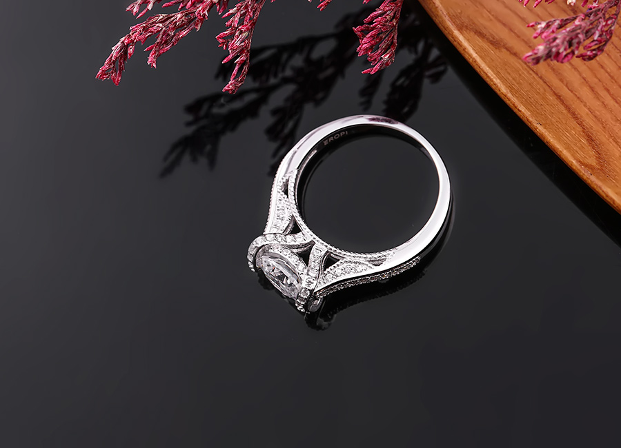 Phụ kiện xinh cho bạn th&ecirc;m y&ecirc;u kiều.