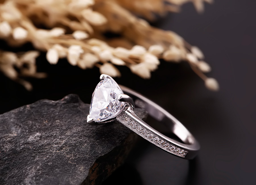 Một ch&uacute;t dịu d&agrave;ng, nhấn nh&aacute; cho đ&ocirc;i tay bạn.