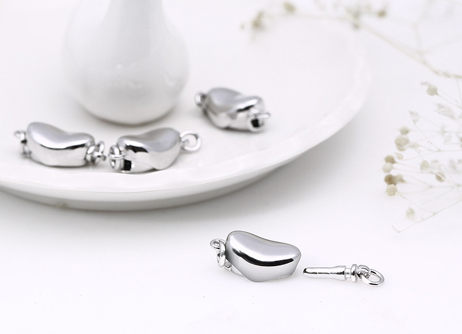 Chốt bạc 105000030 của Eropi chắc chắn, dễ sử dụng.