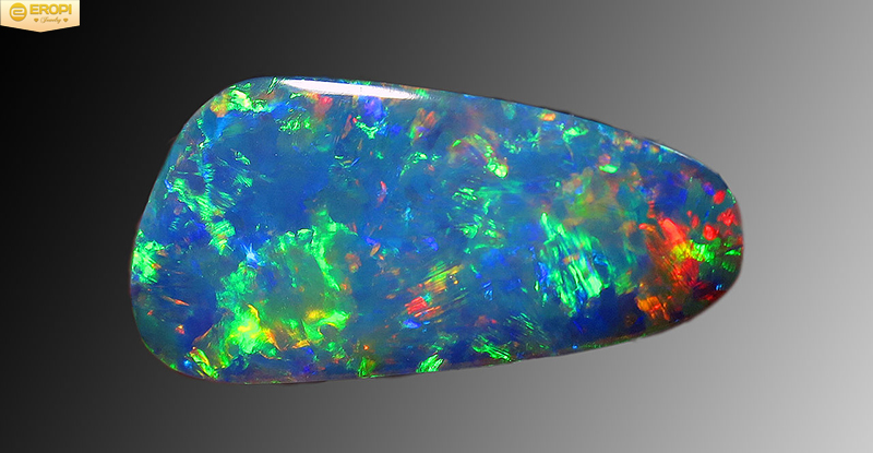 Đá và trang sức từ đá Opal.
