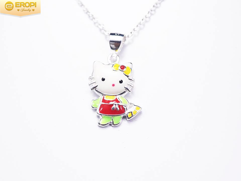 Dây chuyền trẻ em – bùa hộ mệnh cho sức khỏe Đó là những sợi dây chuyền bạc dành cho bé gái với thiết kế hình nhân vật hoạt hình.