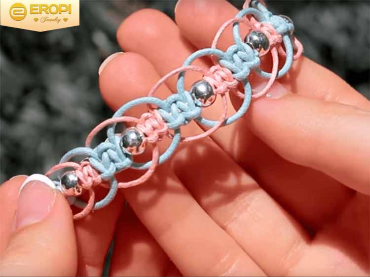 Lắc chân vải đốn tim bạn gái tôn vinh vẻ đẹp việt