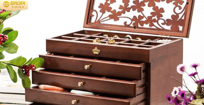 Những chiếc tủ cất đồ trang sức " khổng lồ".