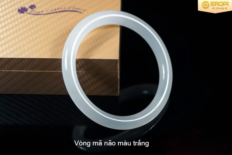 V&ograve;ng m&atilde; n&atilde;o trắng tinh kh&ocirc;i