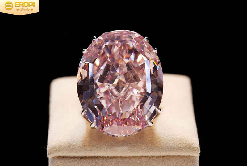 Nhẫn kim cương Pink Star mang sắc hồng quyến rũ giá 72 triệu USD