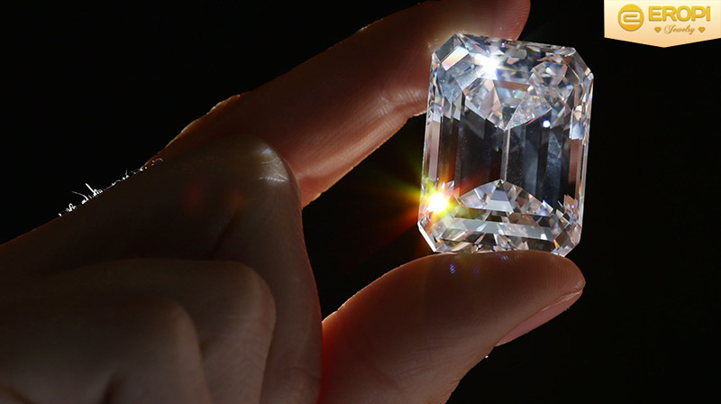 Viên kim cương trắng đắt giá