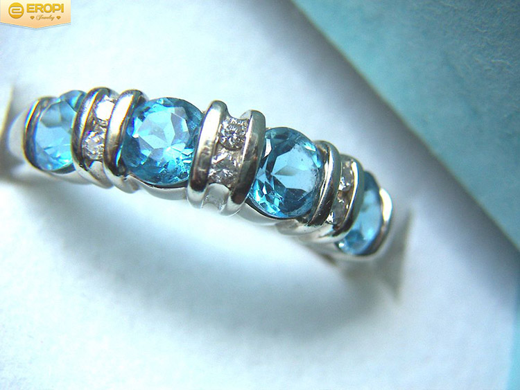 T&ocirc;n vinh vẻ đẹp Việt