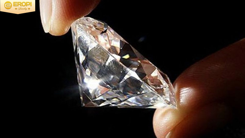 Kim cương được mệnh danh là ông hoàng của các loại đá quý.